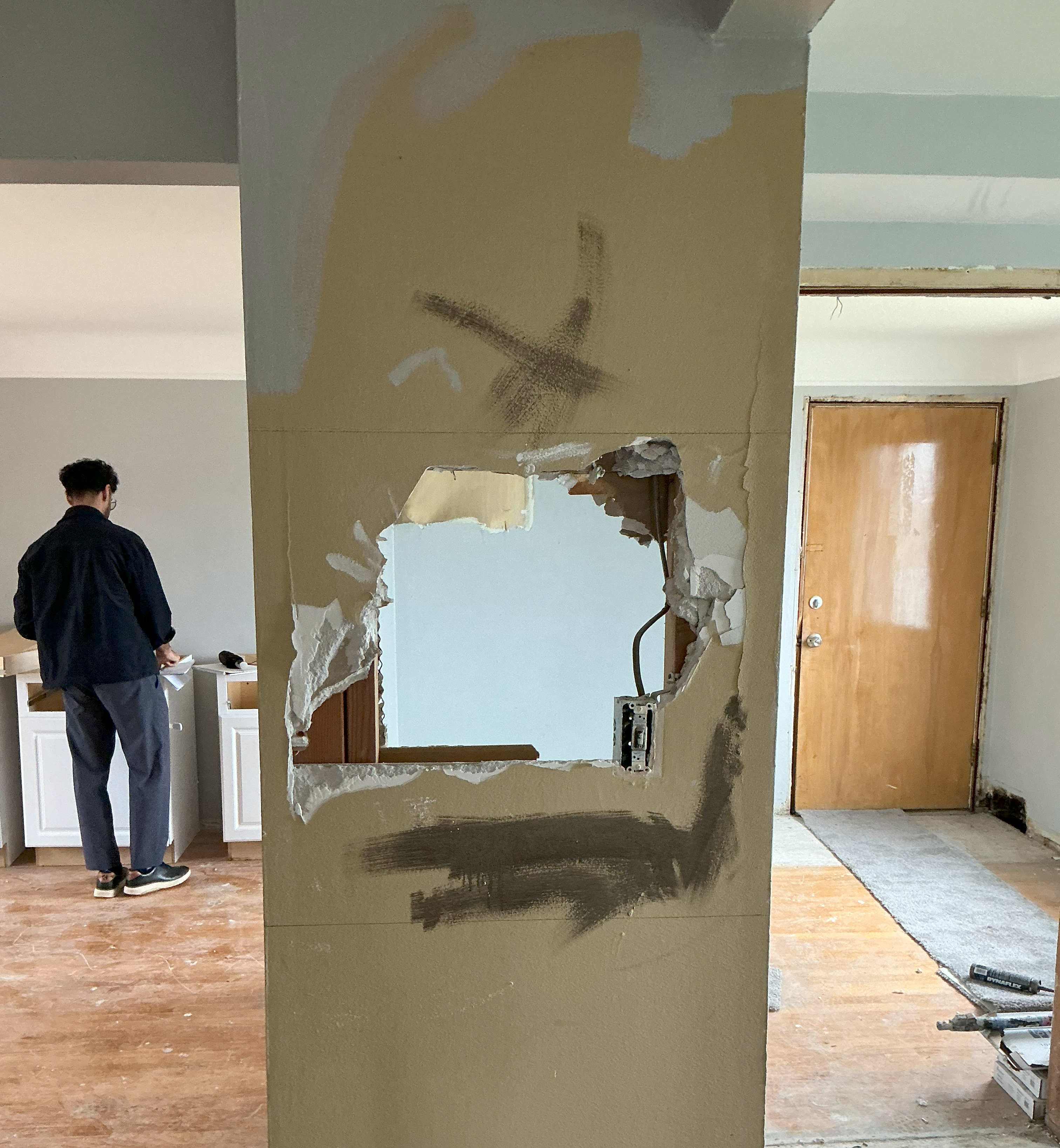 Hole